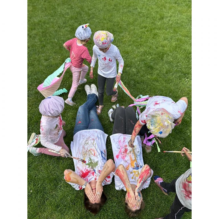 AWO_Kinderhort_Muumlhldorf_7-9_Bunt-und-wild-wie-es-uns-gefaumlllt