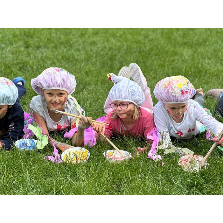 AWO_Kinderhort_Muumlhldorf_7-9_Unsere-Welt-bunt-wild-und-wunderbar