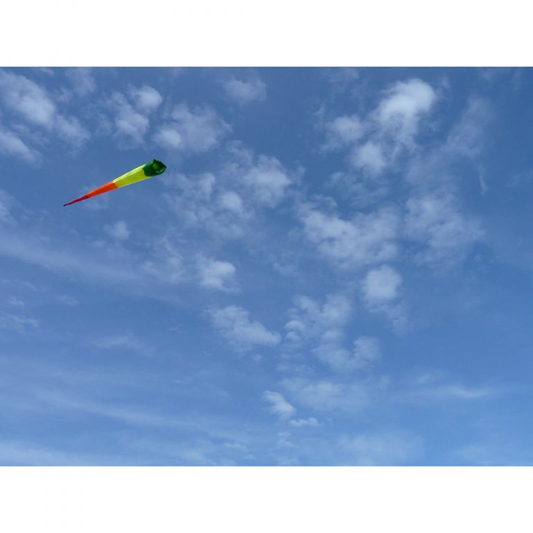 Alexander_8_Achtung-UFO-Unbekanntes-FARB-Objekt