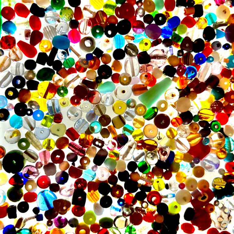 Eva_6_Glasperlen-auf-Glas