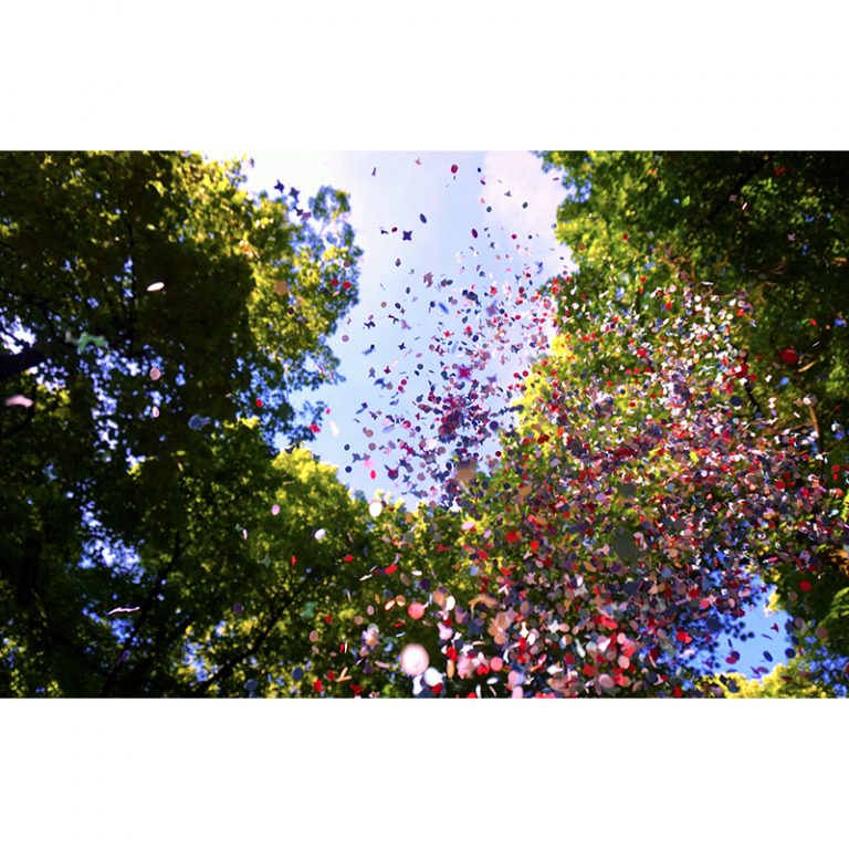 Gisela-Gymnasium_5c_10-12_Konfettiregen