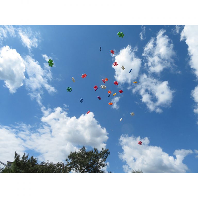 Grundschule-HvBA-6-bis-7-Jahre-Unter-dem-Blumenhimmel